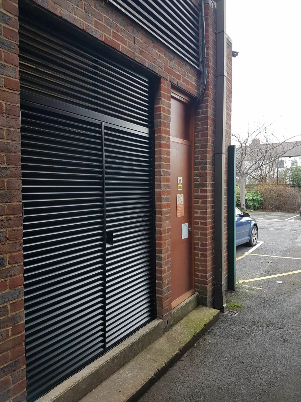 Casement Door With Aluminium Louvers Application: House