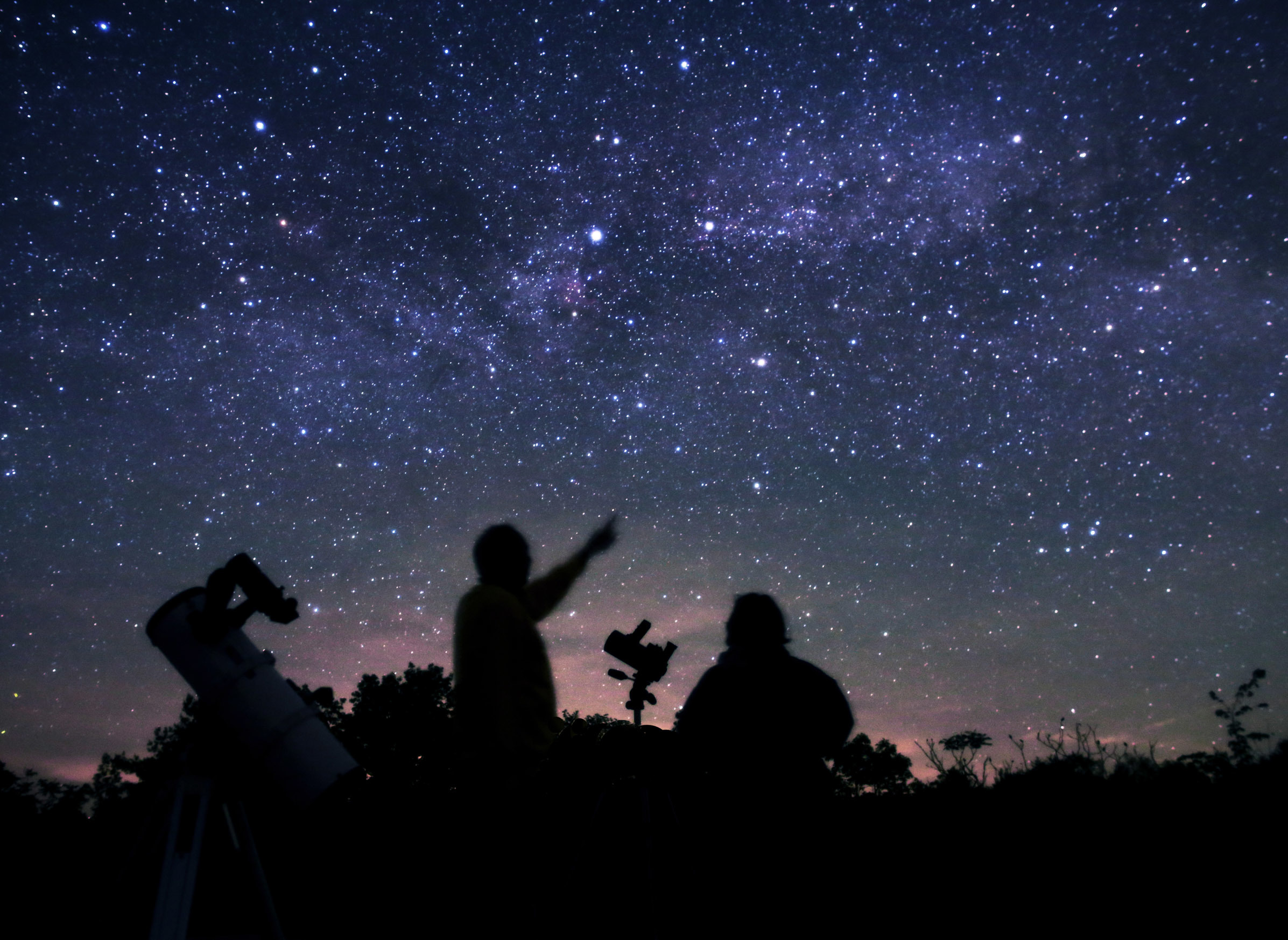 Nexstar 4se Computerized Telescope Focus Range: 1325mm Millimeter (Mm)