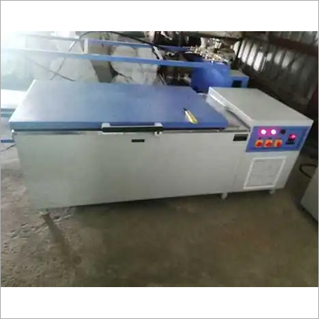 डिजिटल हॉट वाटर बाथ मशीन का वजन: 60 किलोग्राम (किग्रा)