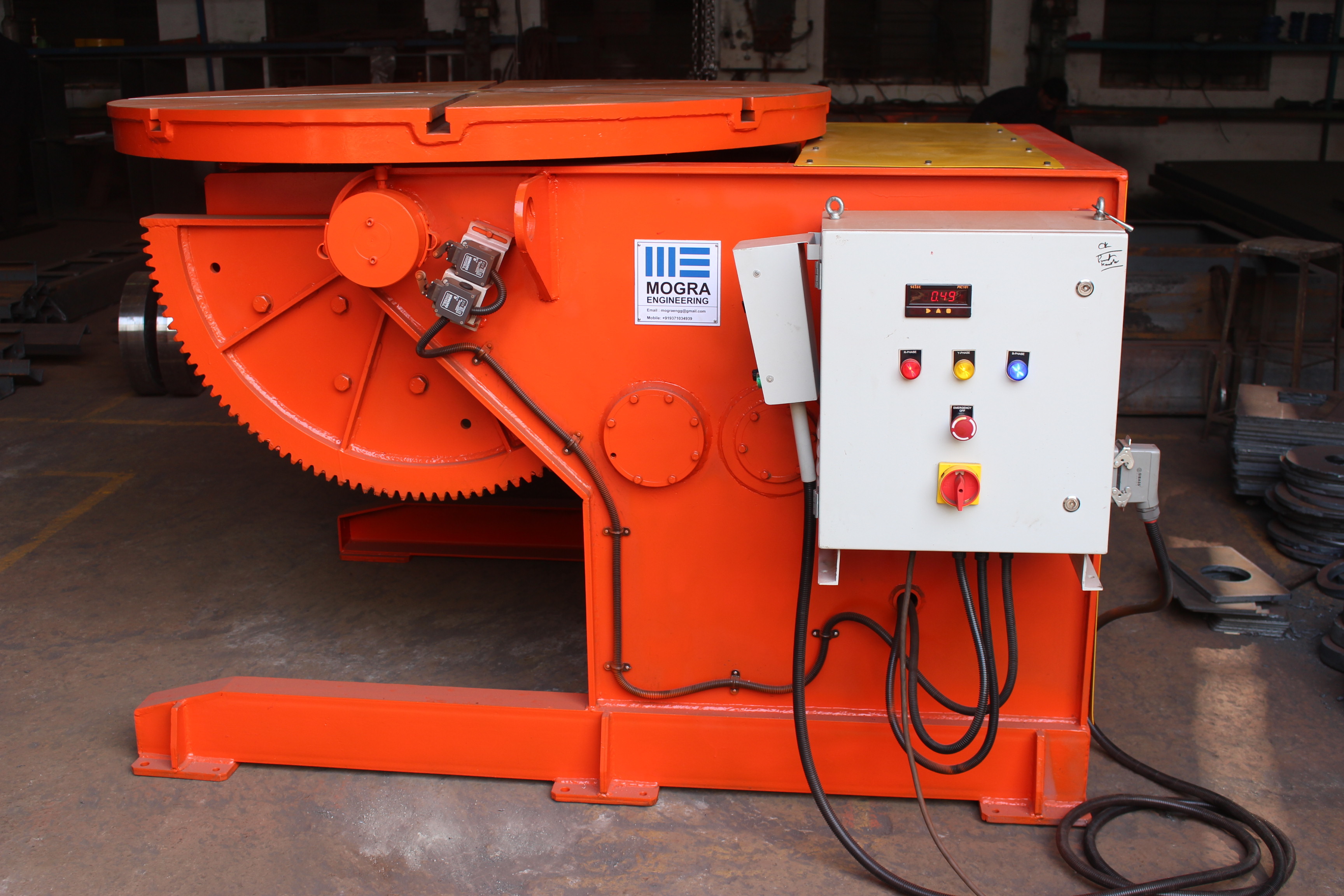Wm-5000 Welding Positioners - Ms Material, 1500 Mm Height, 2250 Mm Length, 1750 Mm Width, Orange Color, 5000 Kg Capacity, 3 Hp Ac Motor, 0-135 Degree Tilt Range