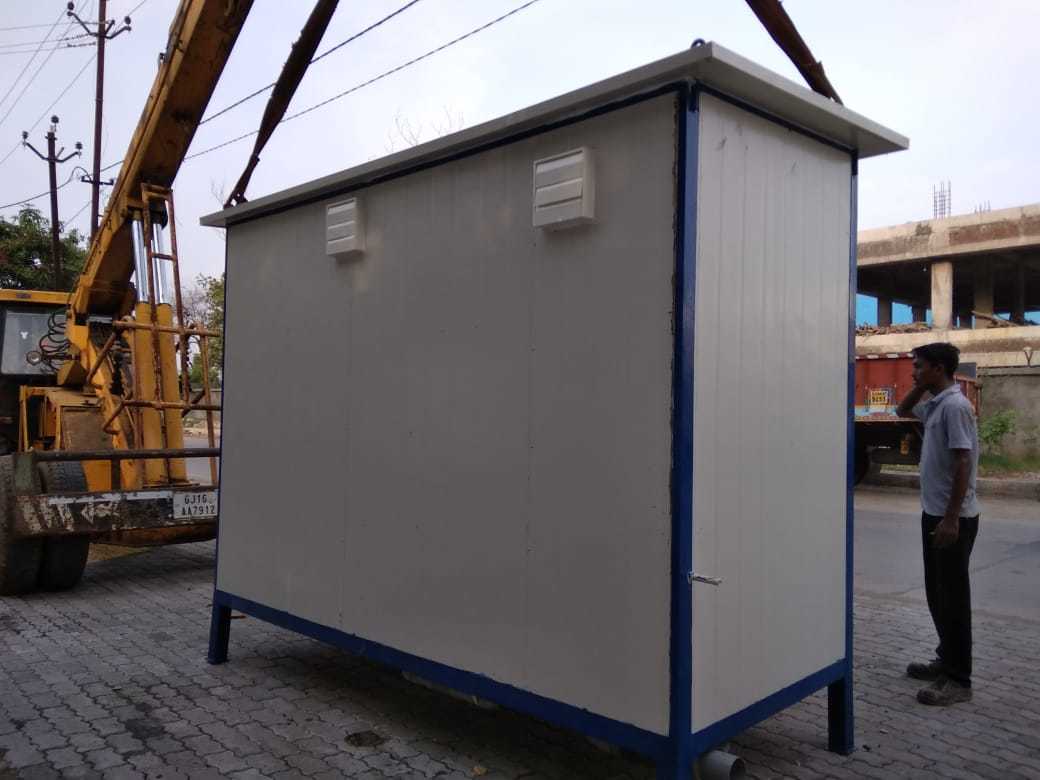 Portable Toilet With Urinal - Color: Ral 9002 And Blue
