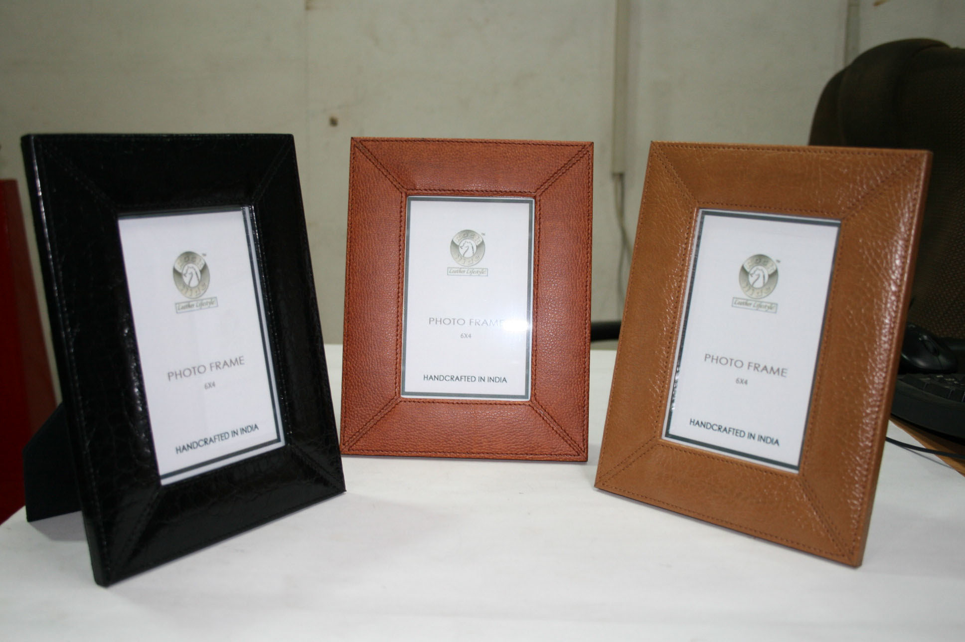 Plain Leather Photo Frame Thickness: Customize Millimeter (Mm)