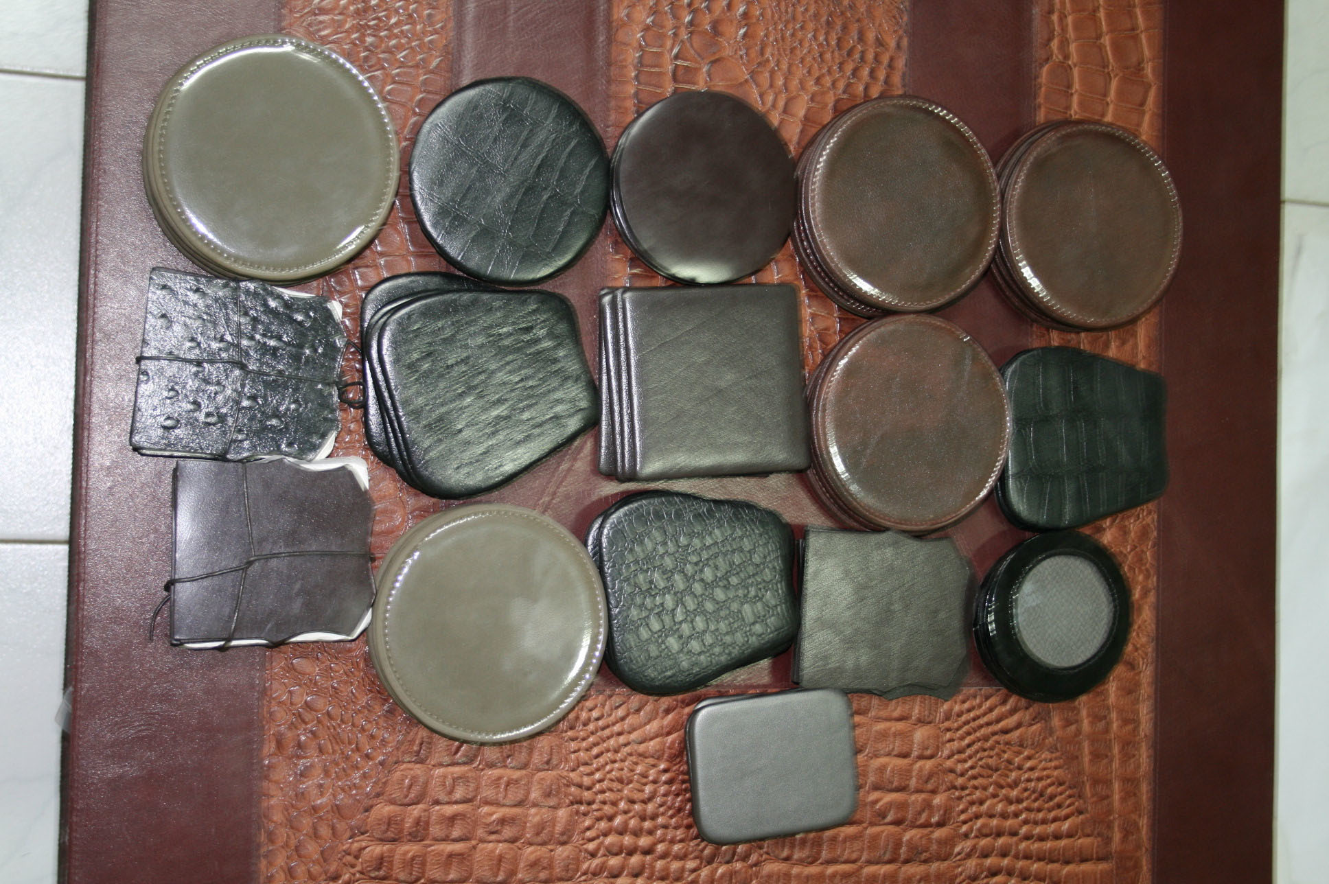 Leather Coaster Set - 7x7 Cm Square, Customizable Designs In All Sizes & Colors, Ideal For Hotels And Corporate Gifting
