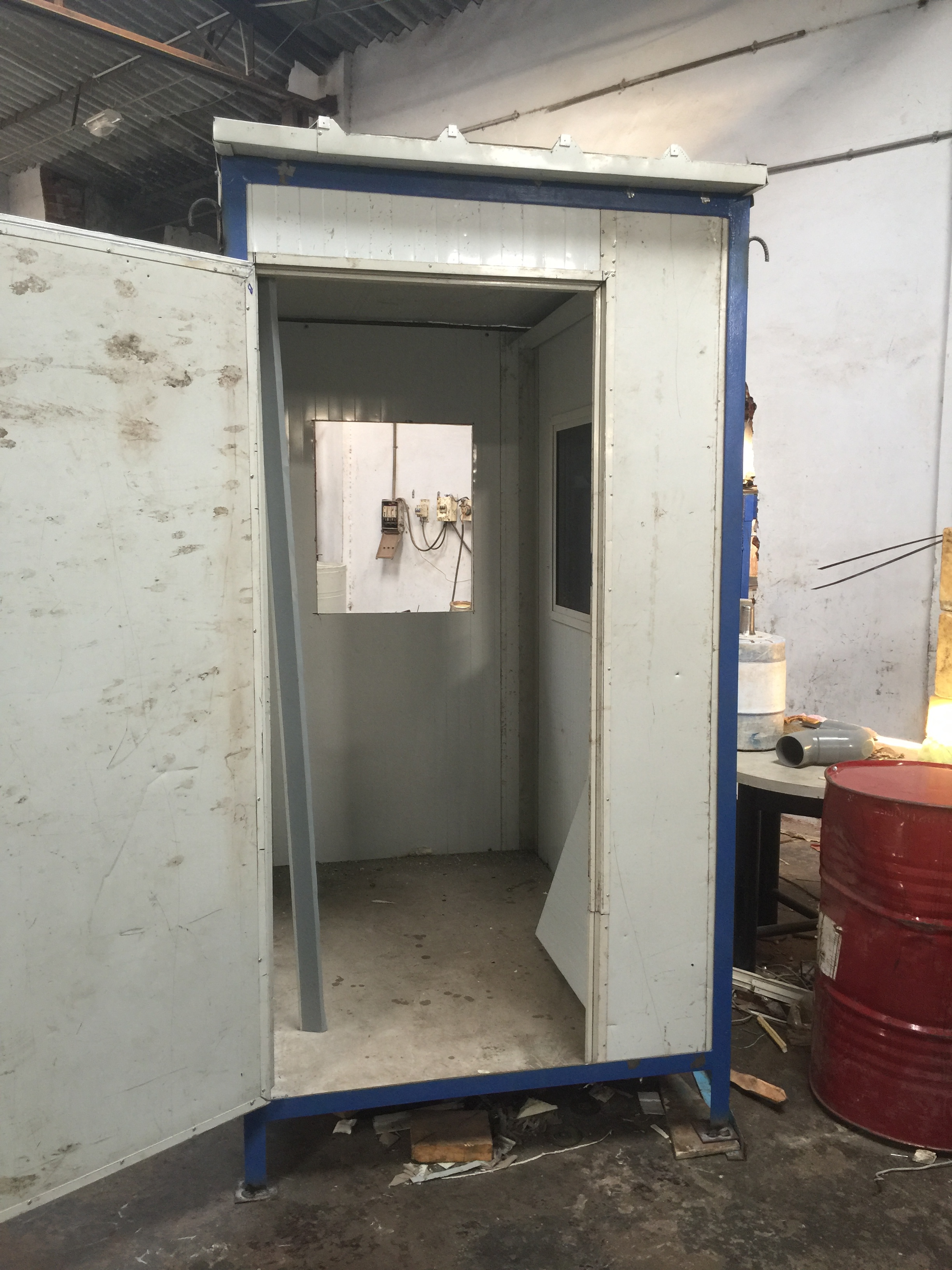 Security Cabin - Color: White And Blue