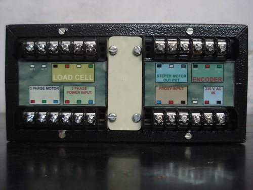 कार्यक्षेत्र तनन परीक्षण मशीन