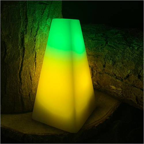 पिरामिड LED मोमबत्ती