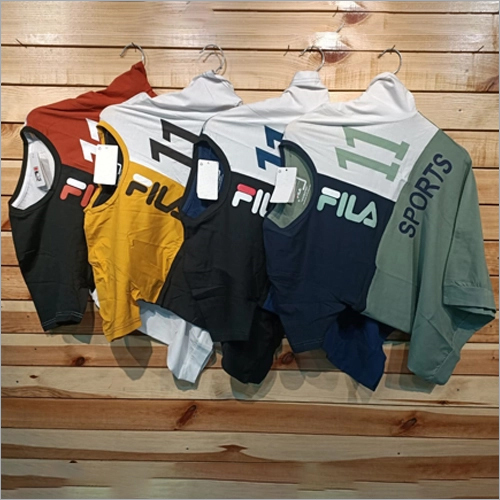 पुरुषों के लिए मल्टीकलर हाफ स्लीव टी-शर्ट में उपलब्ध