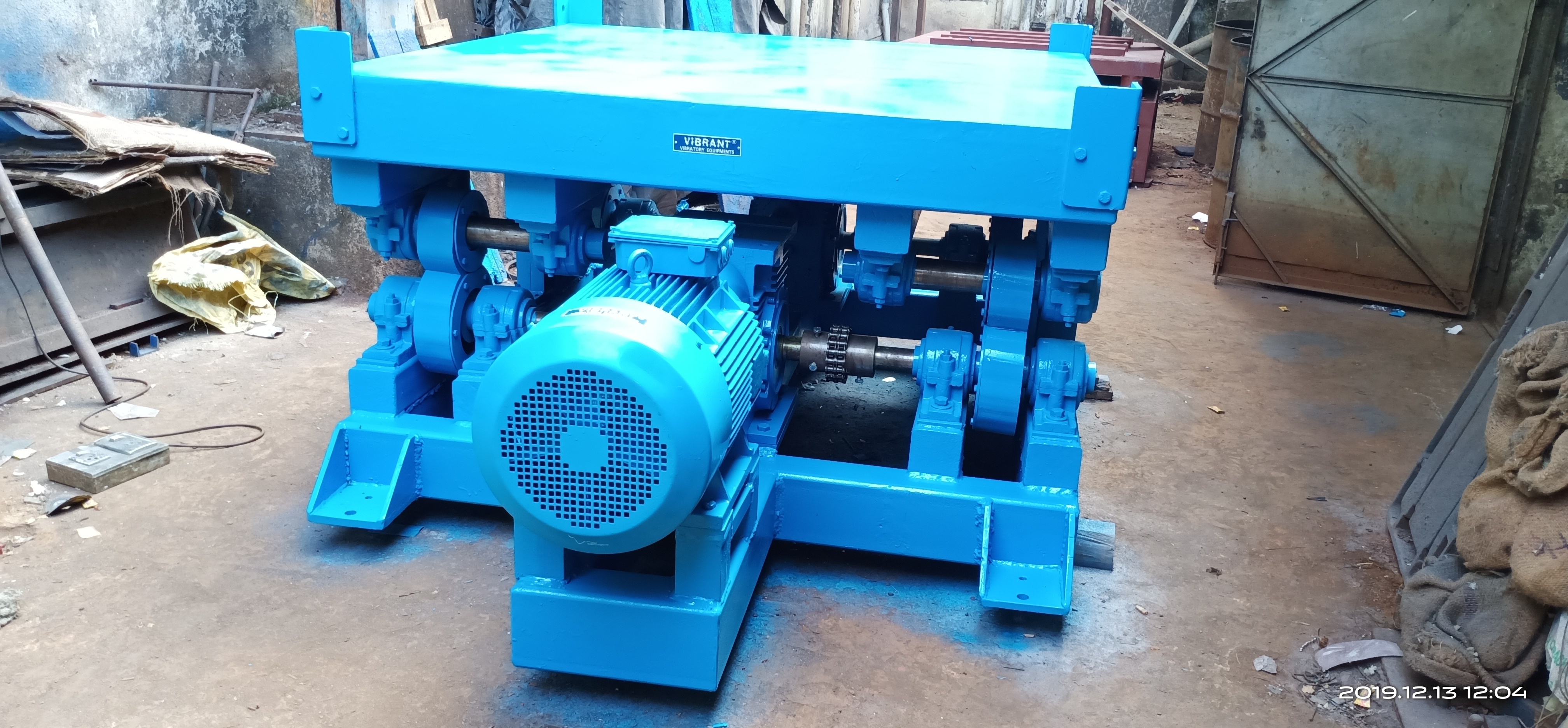 Ibc Vibration Package Testing - Mild Steel, 1000x1000x700 Mm Dimensions | 2500 Kg Capacity, 2-5 Hz Frequency, 25 Mm P-p Displacement