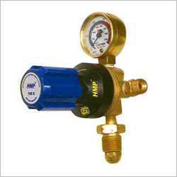 Single Stage Oxygen Regulators - Color: Golden