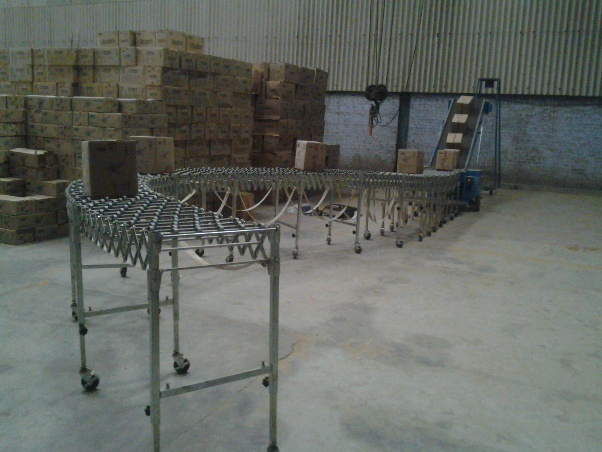 Skate Wheel Conveyor Load Capacity: 50 Kg/meter Kilograms (Kg)