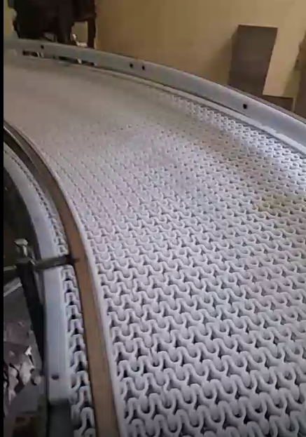 Slat Conveyor - Heavy Duty Ms & Ss Material, Customized Sizes & Lengths, Load Capacity Up To 1000 Kg, Easy To Install , Longer Production Life