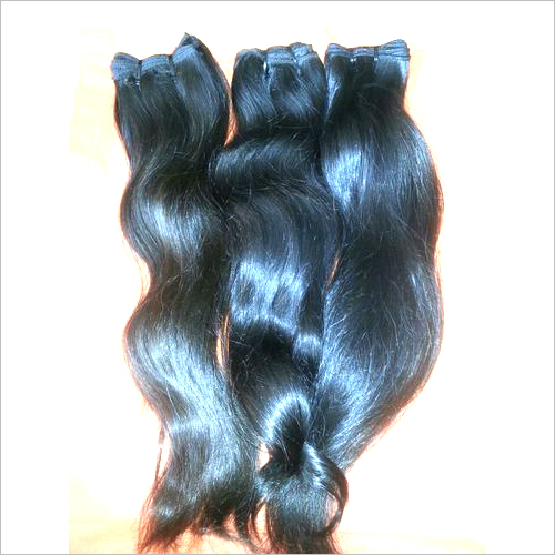 लहराती कुंवारी बाल