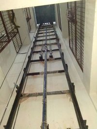 हाइड्रोलिक सामान लिफ्ट