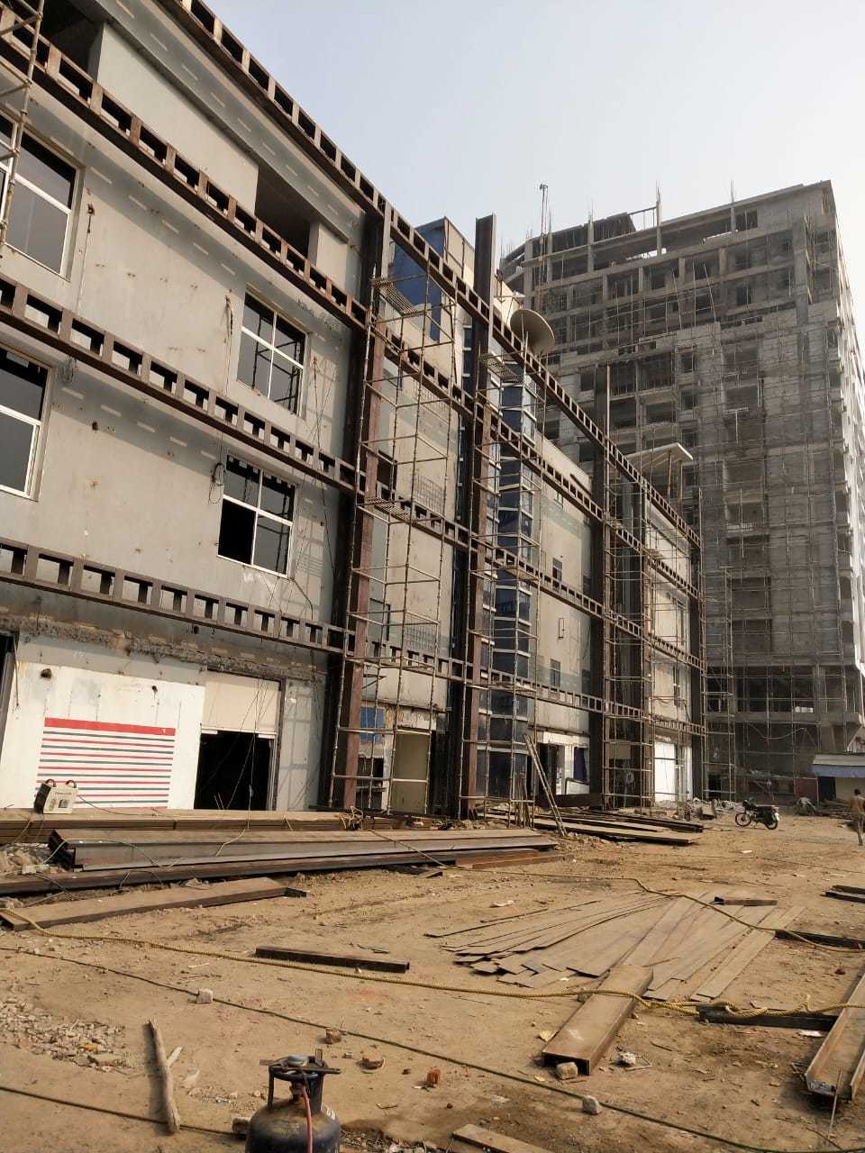 8 Storey Steel Building - Ms Material Fabrication And Erection As Per Is Code, Aluminum Windows And Deck Sheet Floors, 100 Yr Lifespan