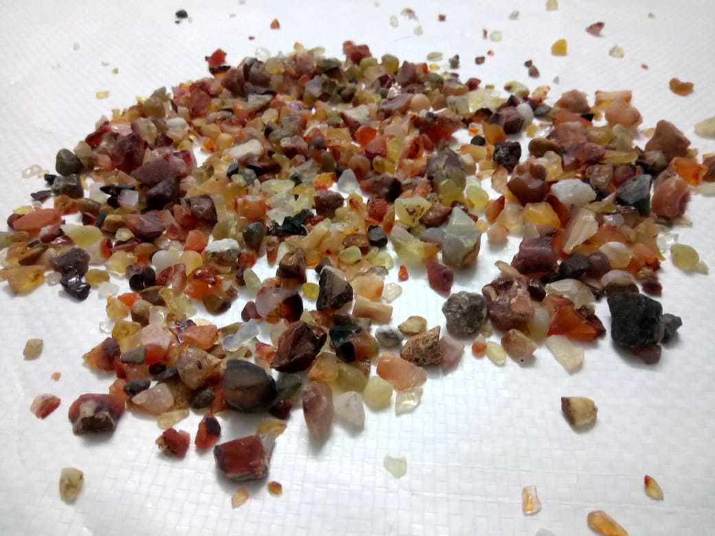 Red Carnelian Agate Stone Chips And Aggregate Machine Polished Chips For Healing And Astrology Used Premium Chips - Artificial Stone Type: Solid Surface