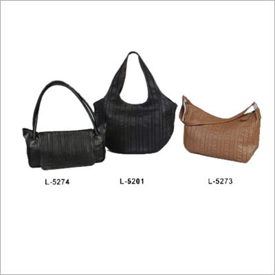 चमड़े के बैग