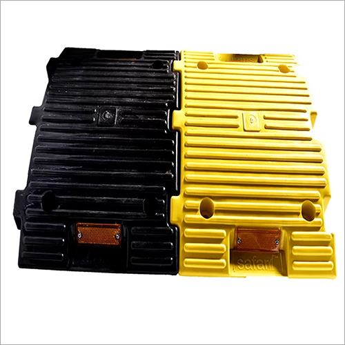 Speed Breaker Pvc Yellow And Black - Pvc Material, High Load Capacity, Impact-resistant, Weather-resistant, Black And Yellow Coloration For Enhanced Visibility