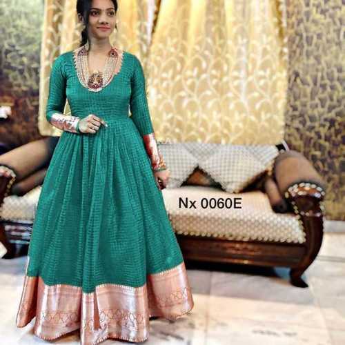 पार्टी वियर गाउन