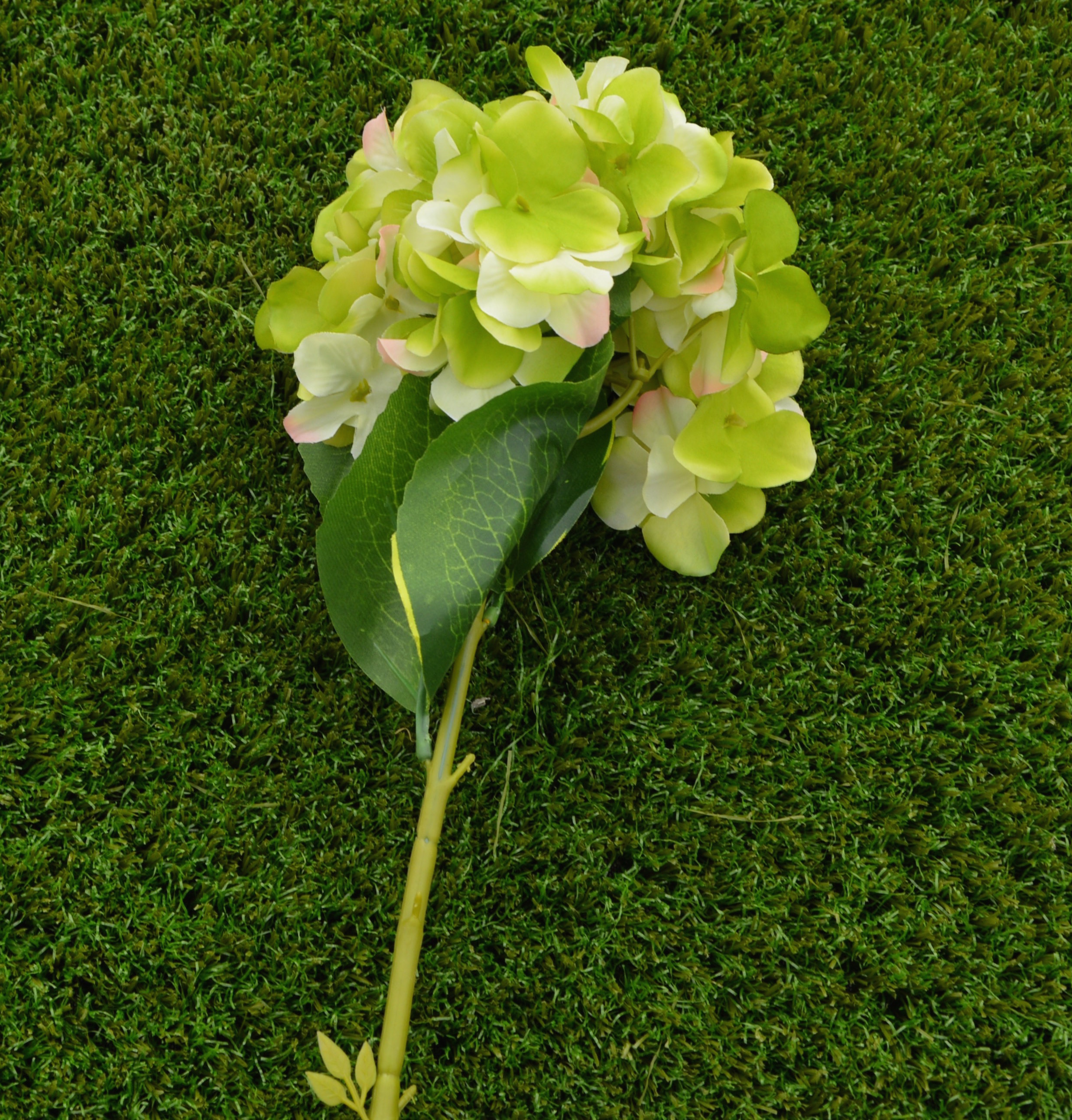 Artificial Flowers - Silk Material , 12 Inches Long Stems, White Color, Bundle Of 5 With Wire Stem Type