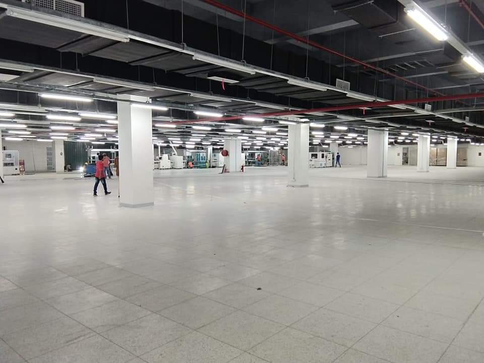 Esd Tiles - Pvc Material, 600 X 600 X 2mm Size, Many Colours | Anti-static Flooring For Clean Rooms, Superior Wear Resistance, Safe Esd Compliance