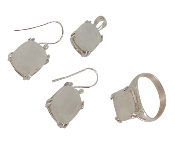 White Gorgeous Rainbow Moonstone 925 Silver Gemstone Jewelry Set