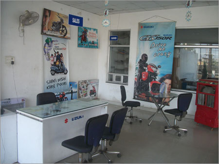 टू व्हीलर और पार्ट्स