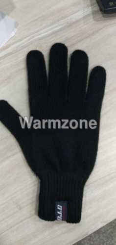 ऊनी दस्ताने निर्माता