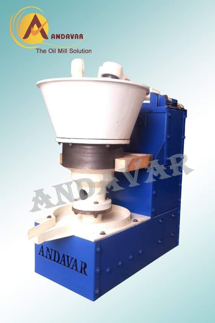 Mild Steel Copra Cutter - 250kg/h Cutting Capacity, Blue Finish With High-speed Steel Blades