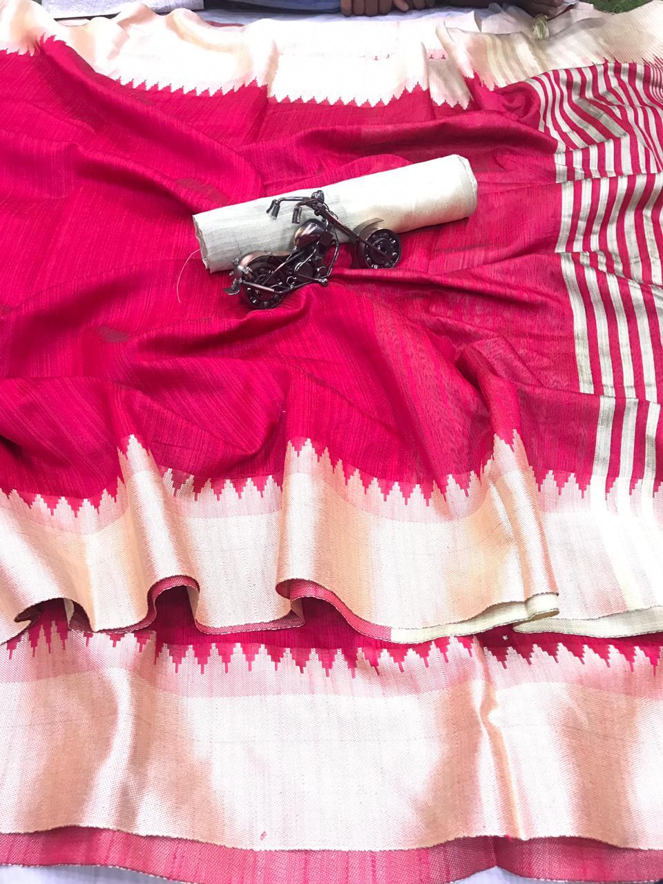 Raw Silk Saree With Weaving Pallu