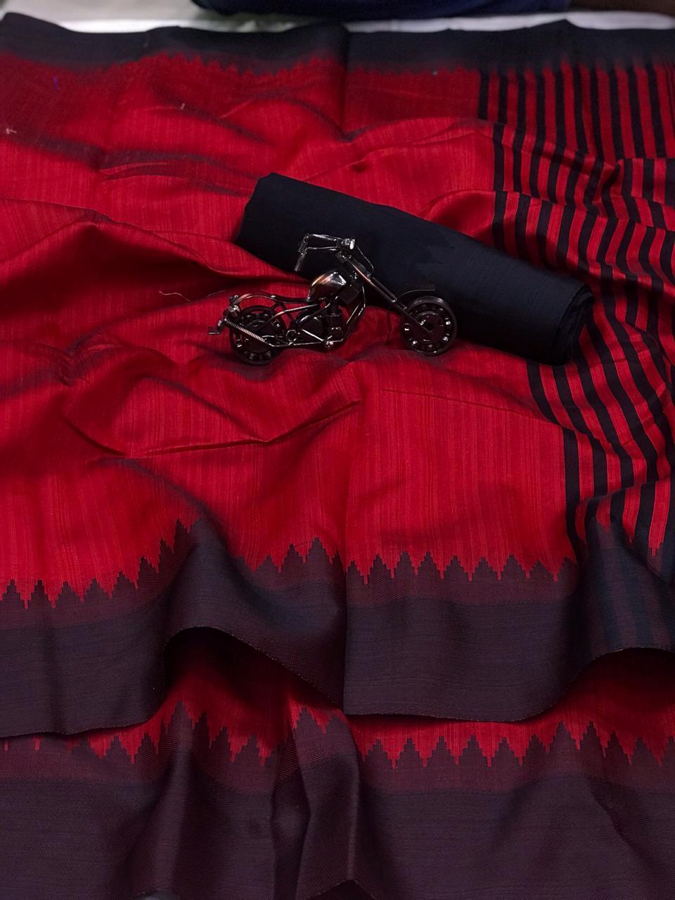 Raw Silk Saree With Weaving Pallu