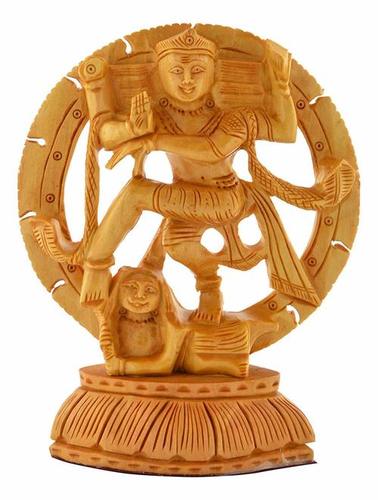 पॉलिशिंग वुडन नटराज सेतु आइडल