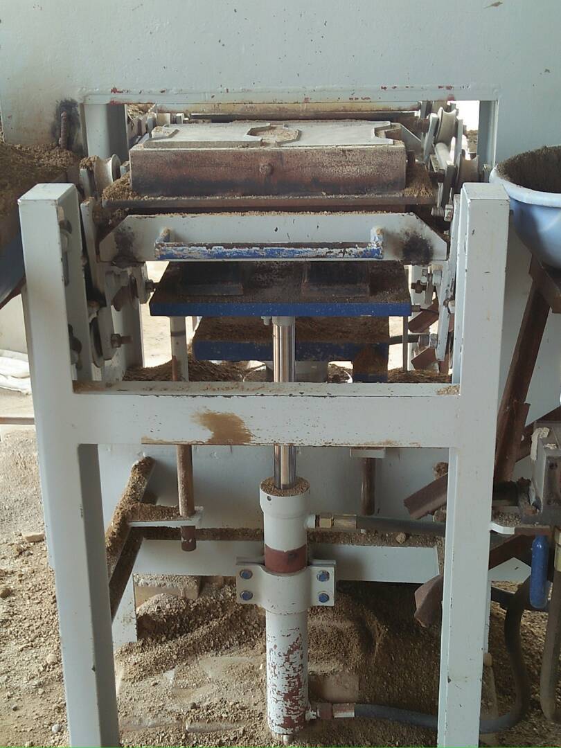 High Pressure Paver Block Machine Capacity: 5000 Bricks
