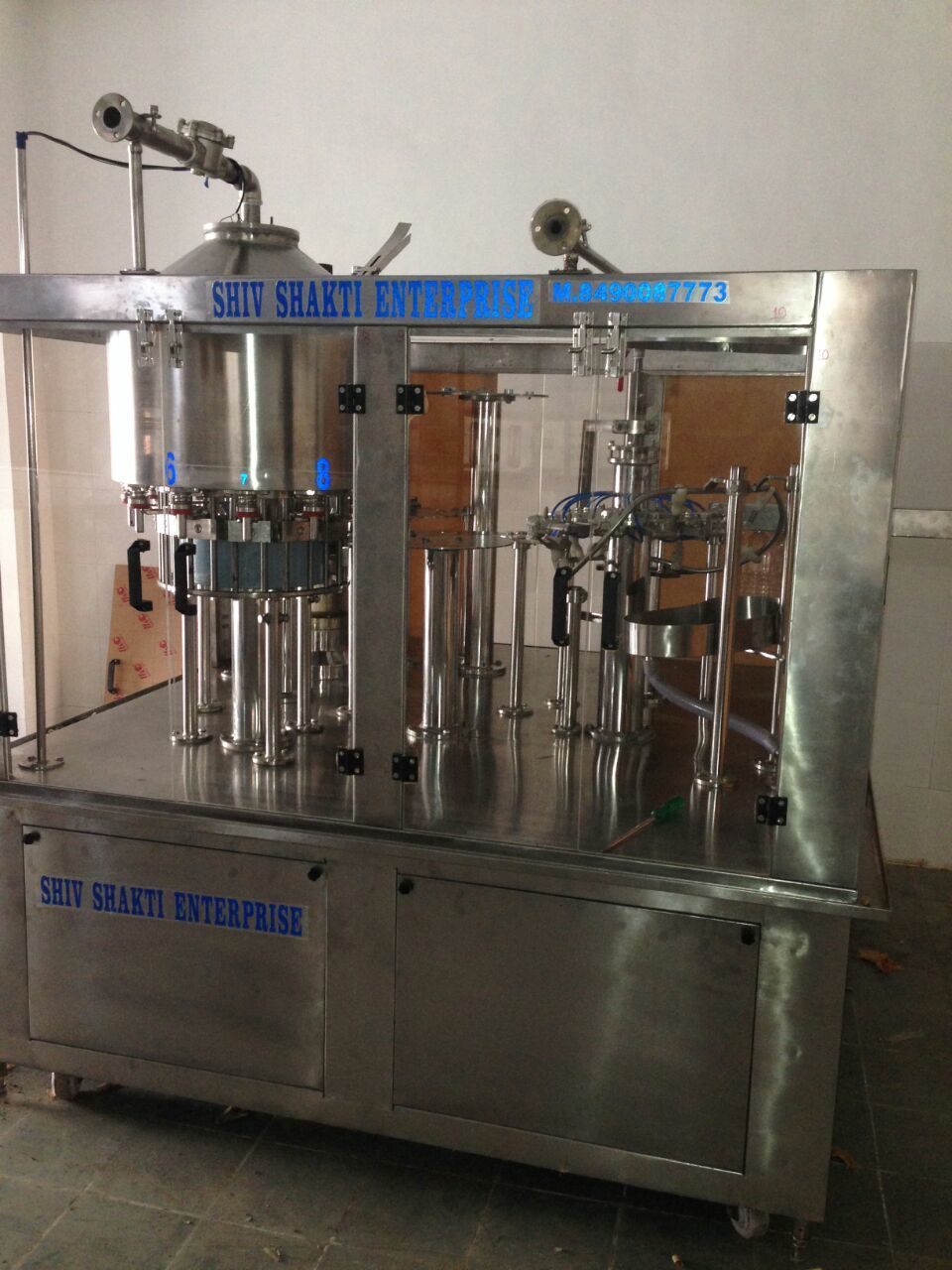 Automatic Beverage Filling Machine Capacity: 40 Bpm