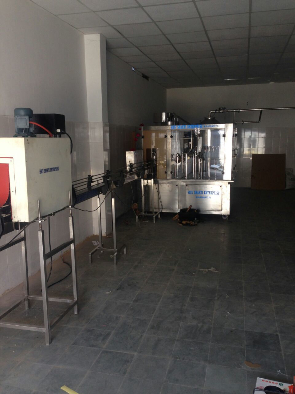 Automatic Beverage Filling Machine Capacity: 40 Bpm