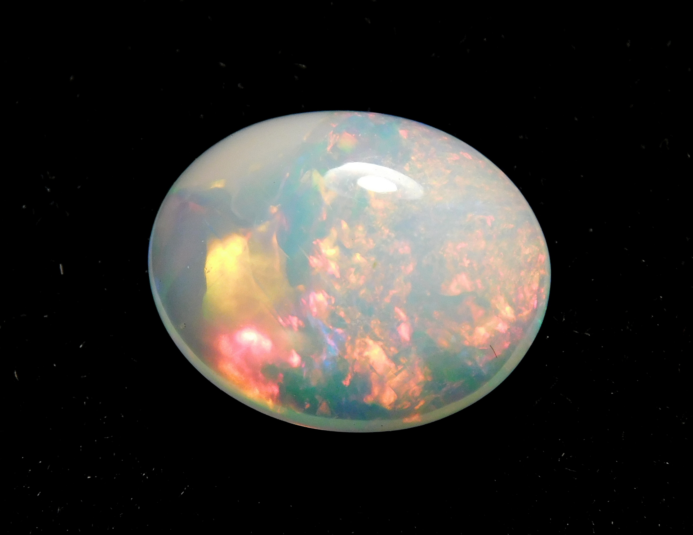 Precious Opal Gemstone Grade: Excellent