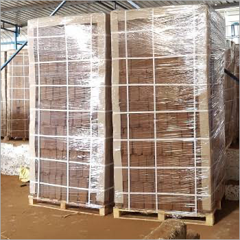 Coconut Coir Pith Block - 99% Purity, Eco-friendly And Strong Water Retention For Plant Nurseries