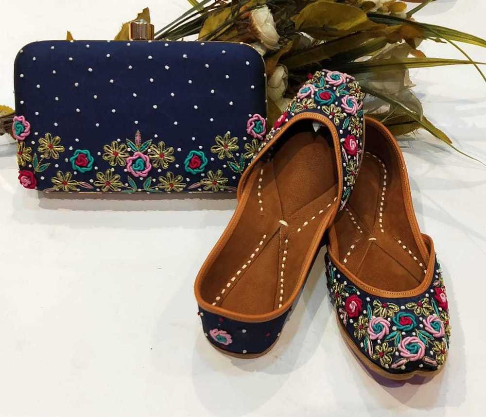 Blue Ladies Punjabi Jutti With Maching Clutch