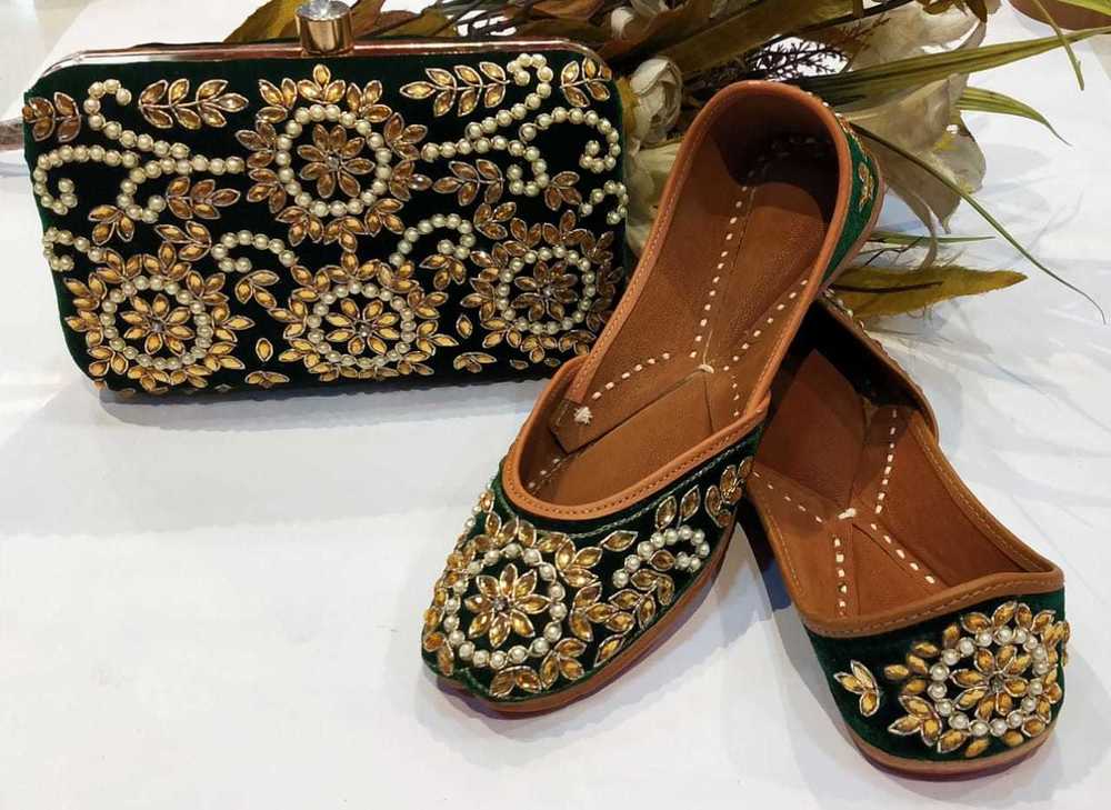 Green Ladies Punjabi Jutti With Hand Work Maching Clutch