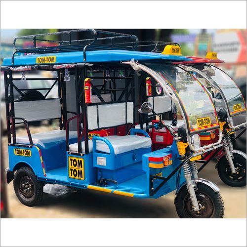 तीन पहियों वाला बैटरी रिक्शा