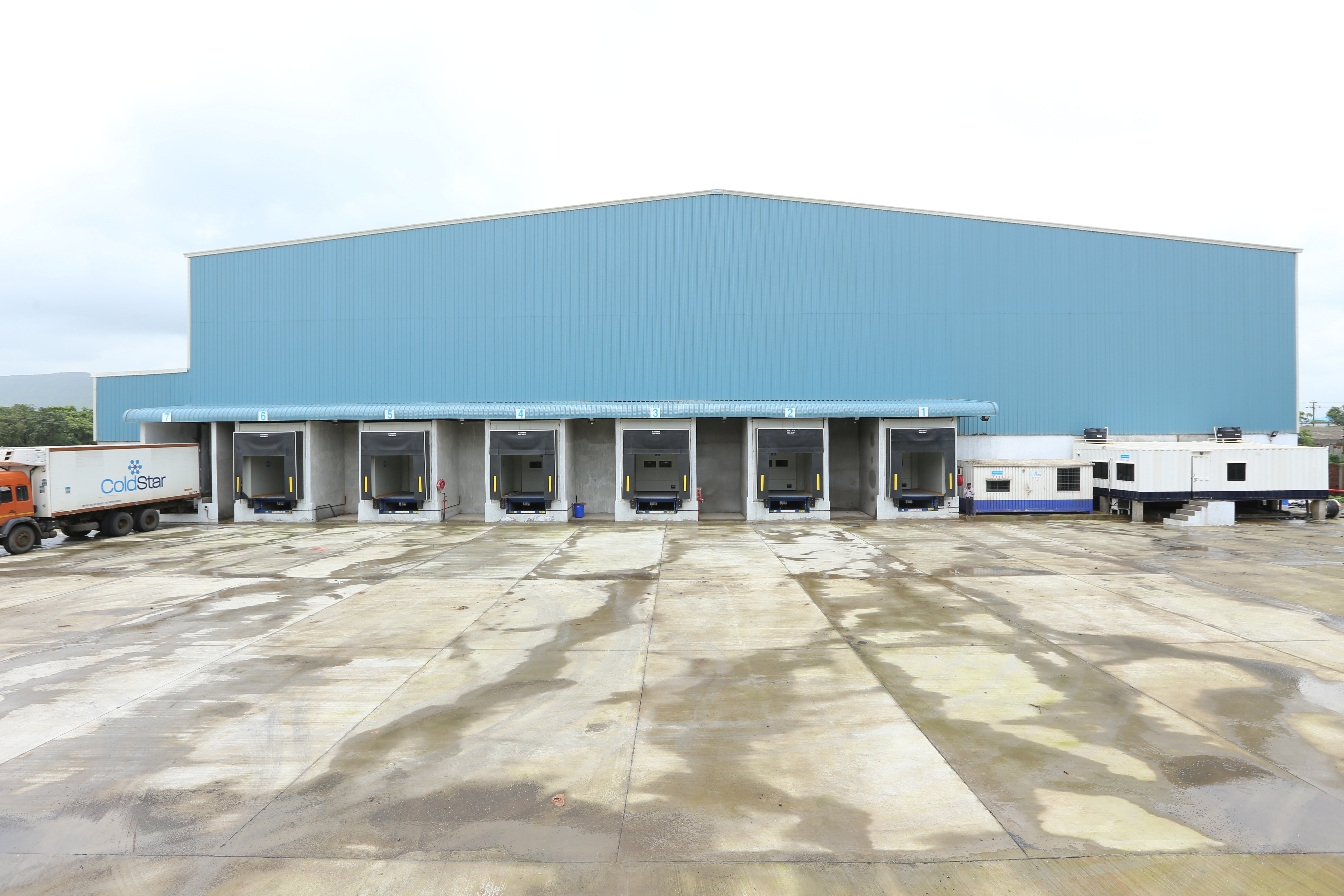 Cold Storage Power: 350 Horsepower (Hp)