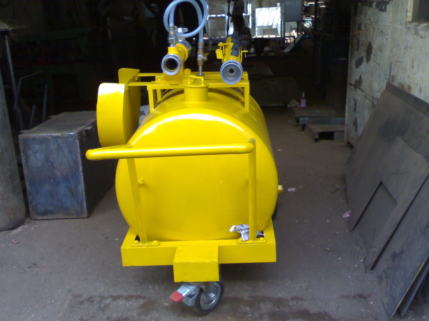 Trolley Mounted Foam Monitor Application: For Fire