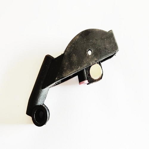 Reflector Hook Assembly with Magnet