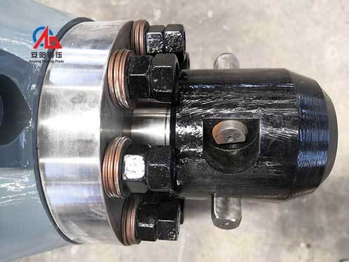 Automatic Key Wedge Driver Forging Hammer Die Wedge Key Driver Machine