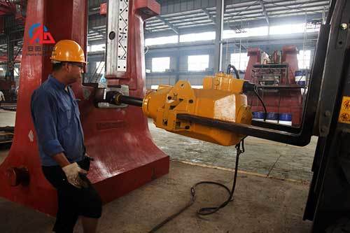 Automatic Key Wedge Driver Forging Hammer Die Wedge Key Driver Machine