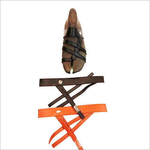 विभिन्न रंगों में उपलब्ध सैंडल PU अपर स्ट्रैप