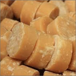 Pure Jaggery - Natural Sweetener, 6 Months Shelf Life , No Artificial Flavor, Nutrient-Rich with Molasses for Enhanced Freshness and Energy