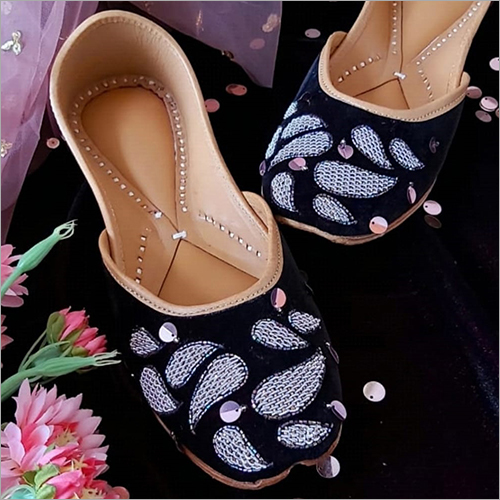 Available In Multicolor Ladies Ethnic Jutti