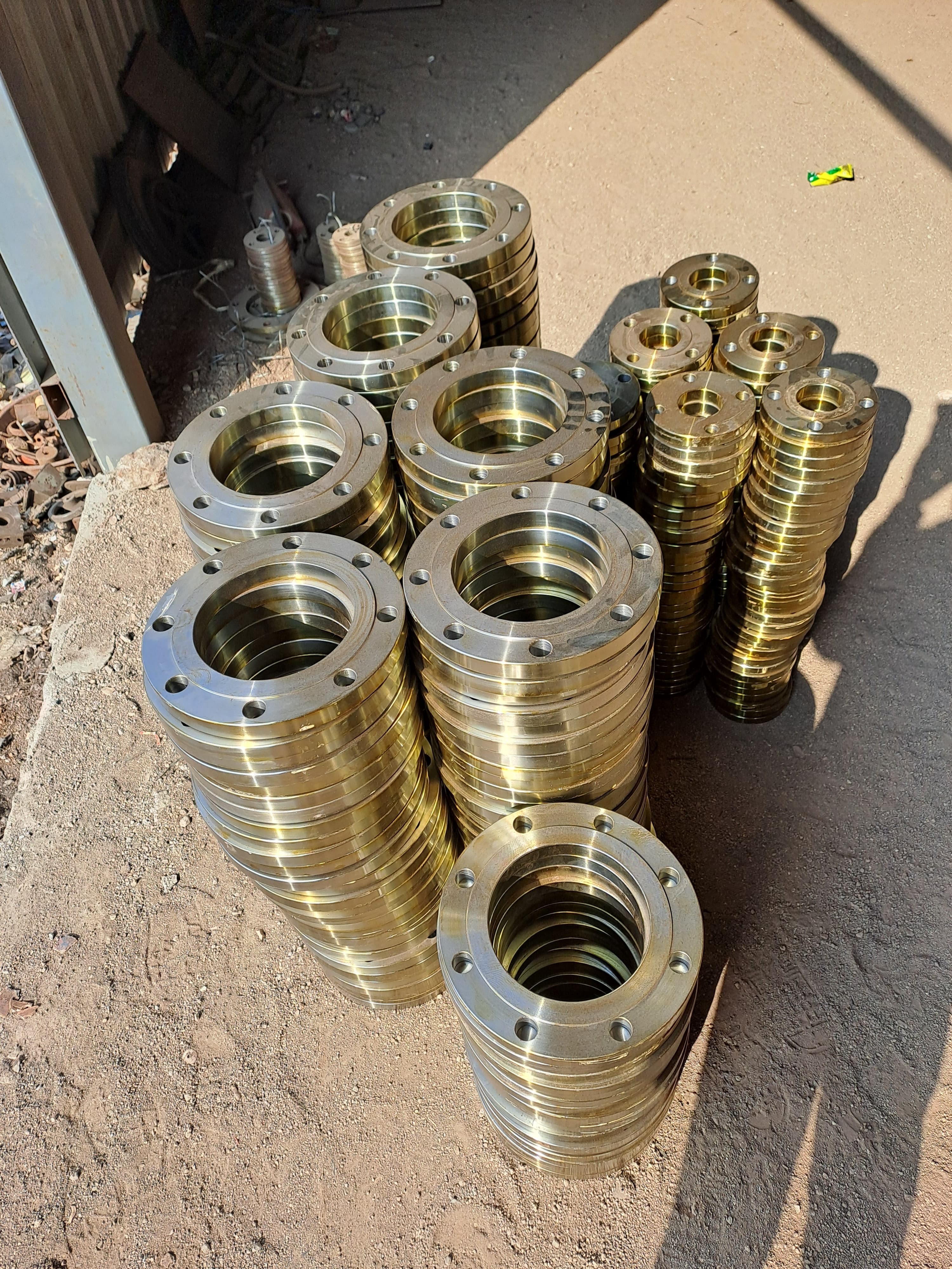 येलो स्टैंडर्ड एमएस फ्लैंग्स