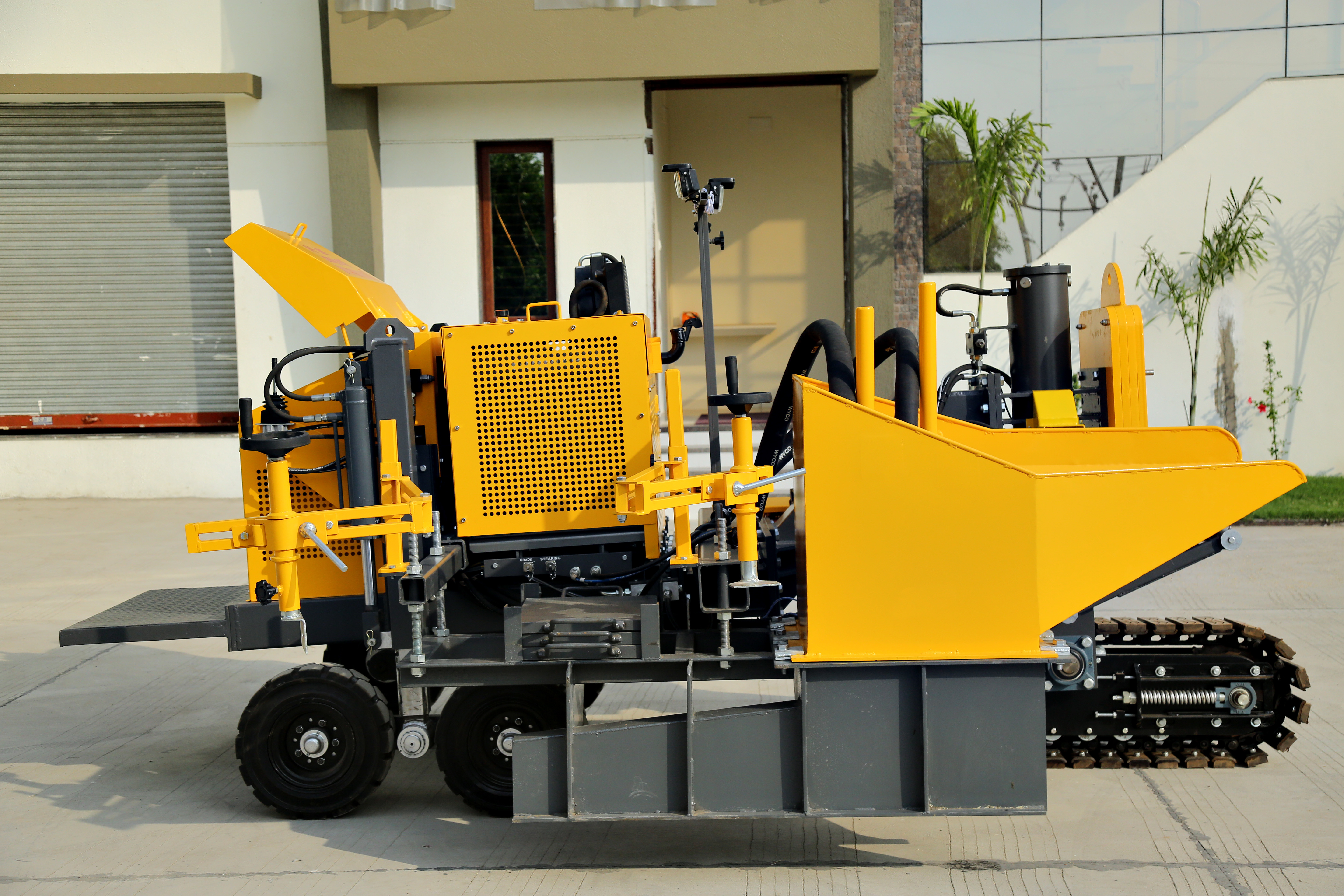 Yellow Kerb Laying Machine