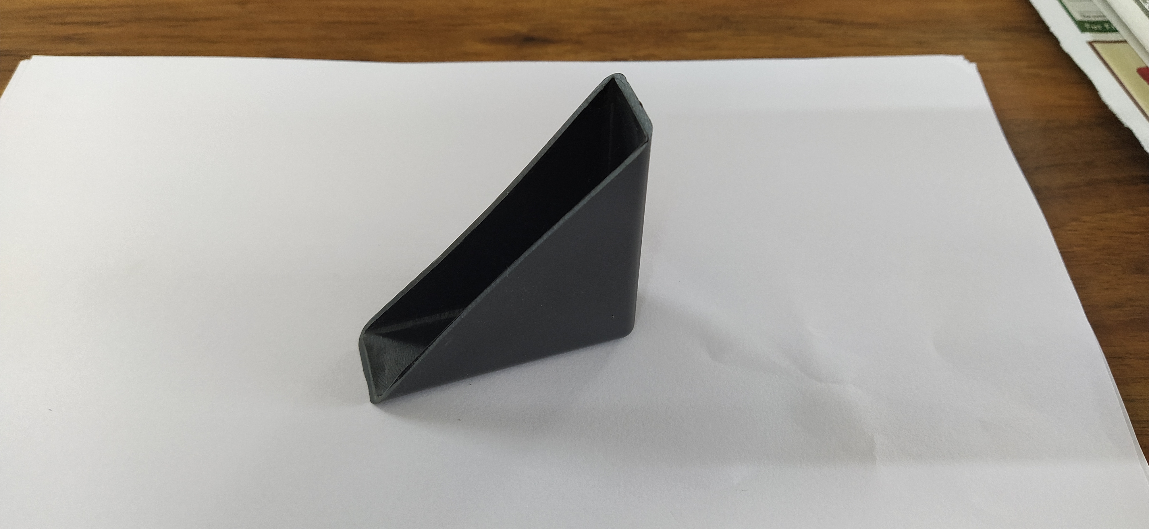 Plastic Corner - Durable Polyethylene | Water-resistant, Lightweight, Versatile Design For Efficient Edging